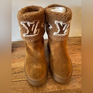 Louis Vuitton Suede and Shearling Boots (US8)